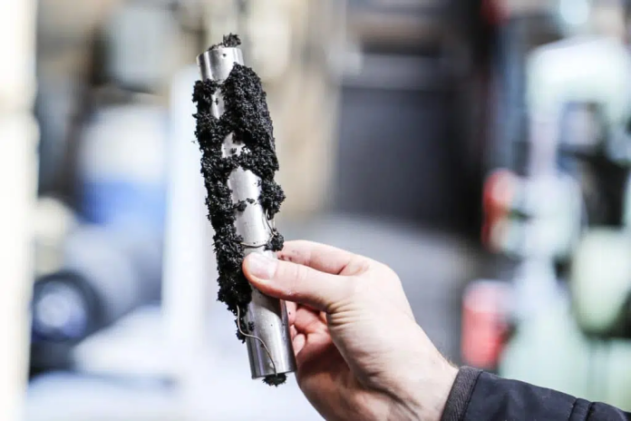 rubber removal metal reclaiming