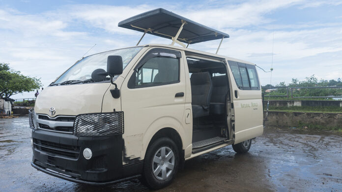 hire a car with a driver guide for your Rwand experience